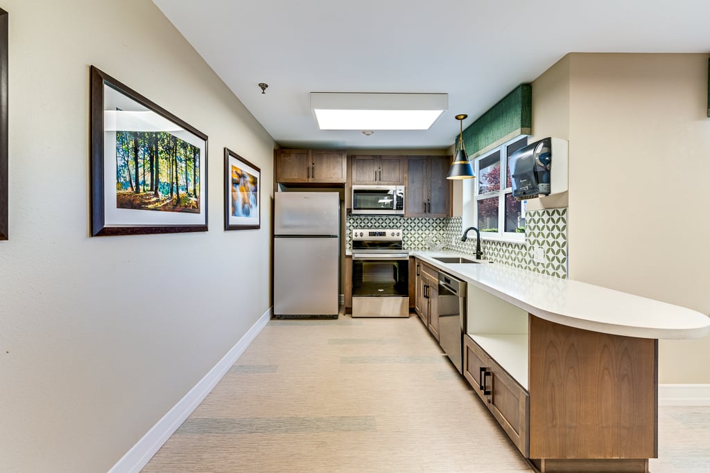 Full-Size Community Kitchen